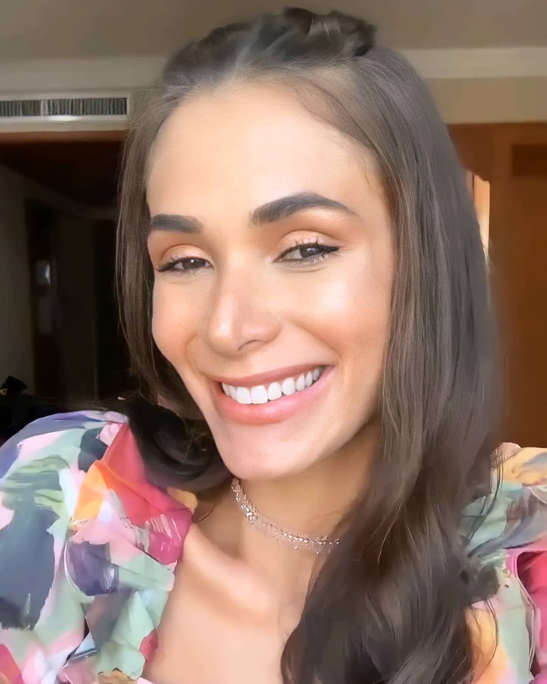 missgrandinternational - lala guedes, top 5 de miss grand international 2020. - Página 41 Yvumk10