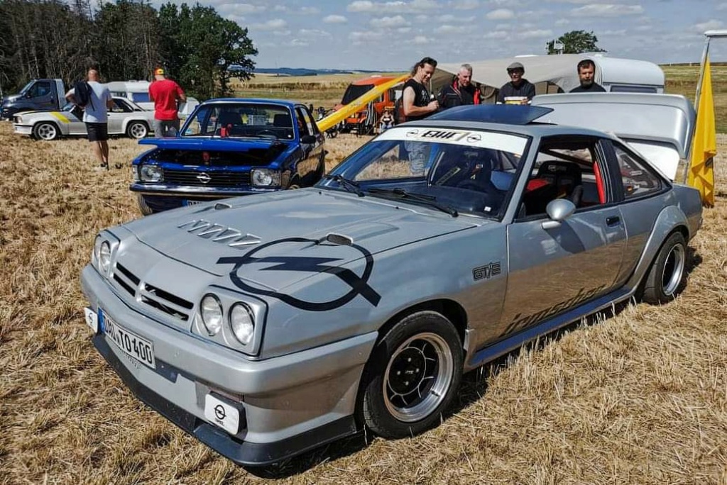 ZAJÍMAVÉ OPELY NA OPEL TREFFEN A ČESKÝCH TUNING SRAZECH - Stránka 24 Fb_im405