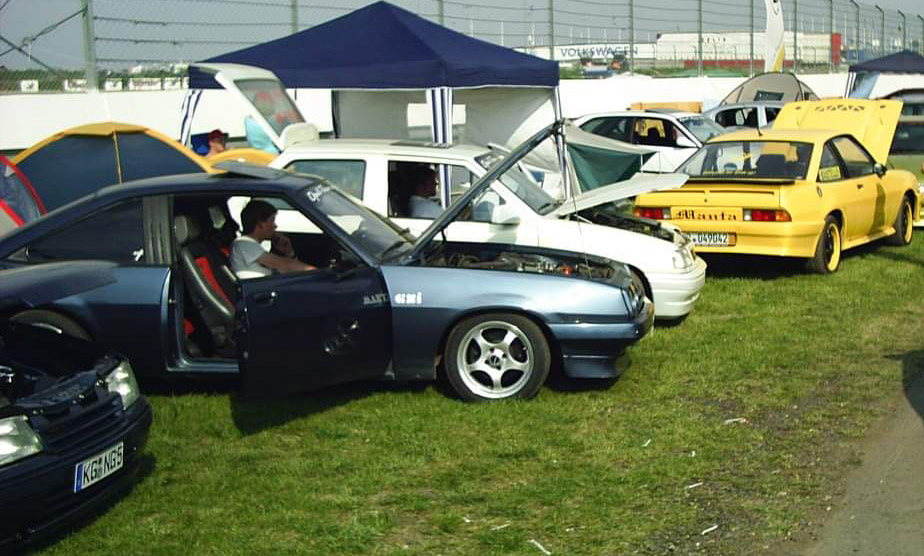 Dobový Foto archiv:  Pár fotek z Opel srazu Oschersleben 2004 Psx_2042