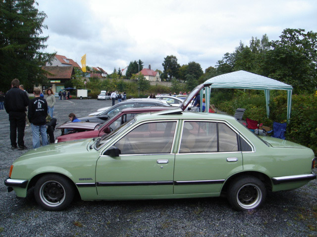 ZAJÍMAVÉ OPELY NA OPEL TREFFEN A ČESKÝCH TUNING SRAZECH - Stránka 20 Psx_2395