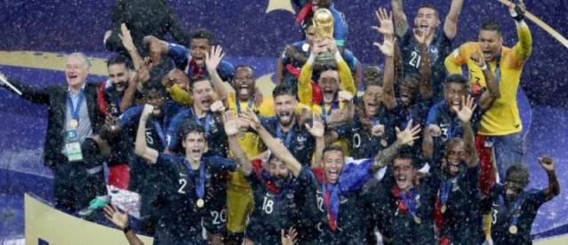 Petite réflexion sur la Coupe du Monde de Football : France-Croatie Couuup10