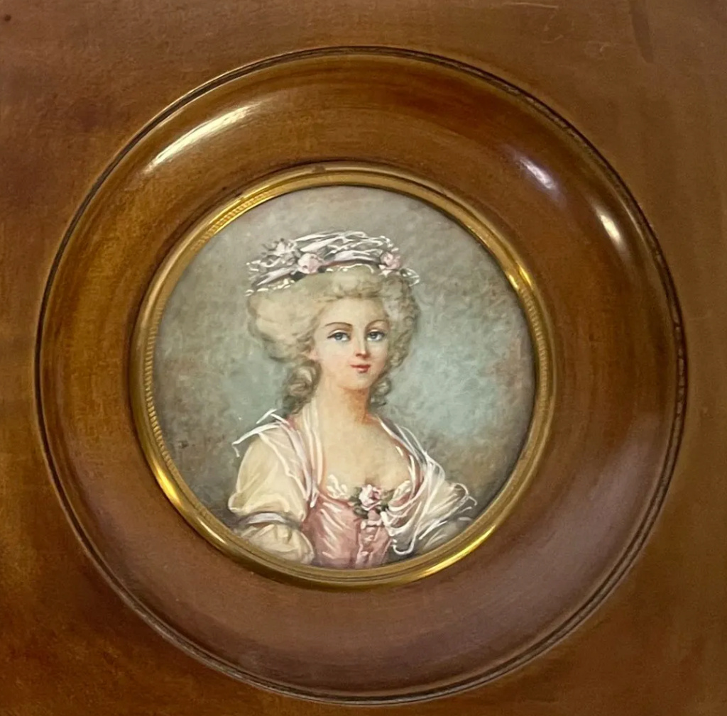 A vendre: miniatures de Marie Antoinette? - Page 9 Tzolzo13