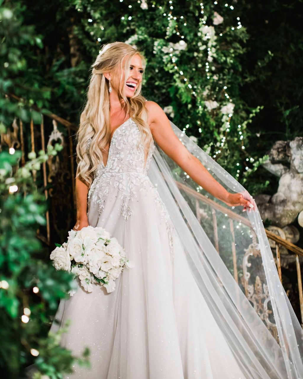 Arie Jr & Lauren Luyendyk - FAN Forum - Wedding - Discussion - Page 27 Nvm610
