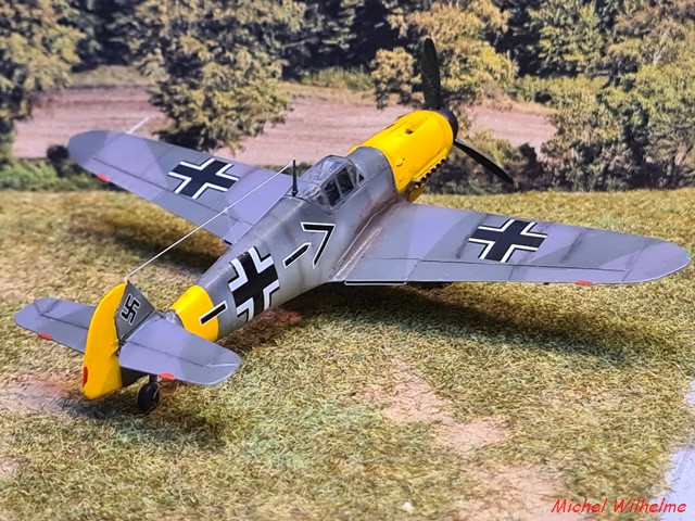 MESSERSCHMITT BF 109 .F.4 JG.3 Russie 1942 kit az model 1/72. 011_co14