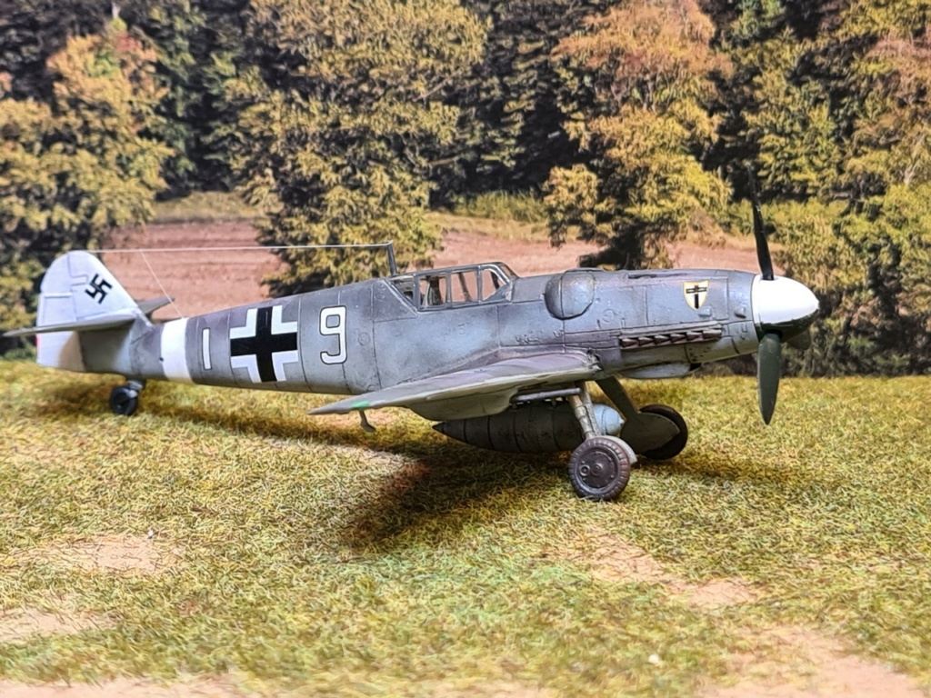MESSERSCHMITT BF.109 G.6  JG27. Emil CLADE.  Maleme  Mer Égée. decembre 1942. kit az model 1/72 012_co13