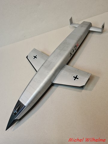 1/72. SILBERVOGEL Bombardier suborbital Kit TAKOM.  014_co18