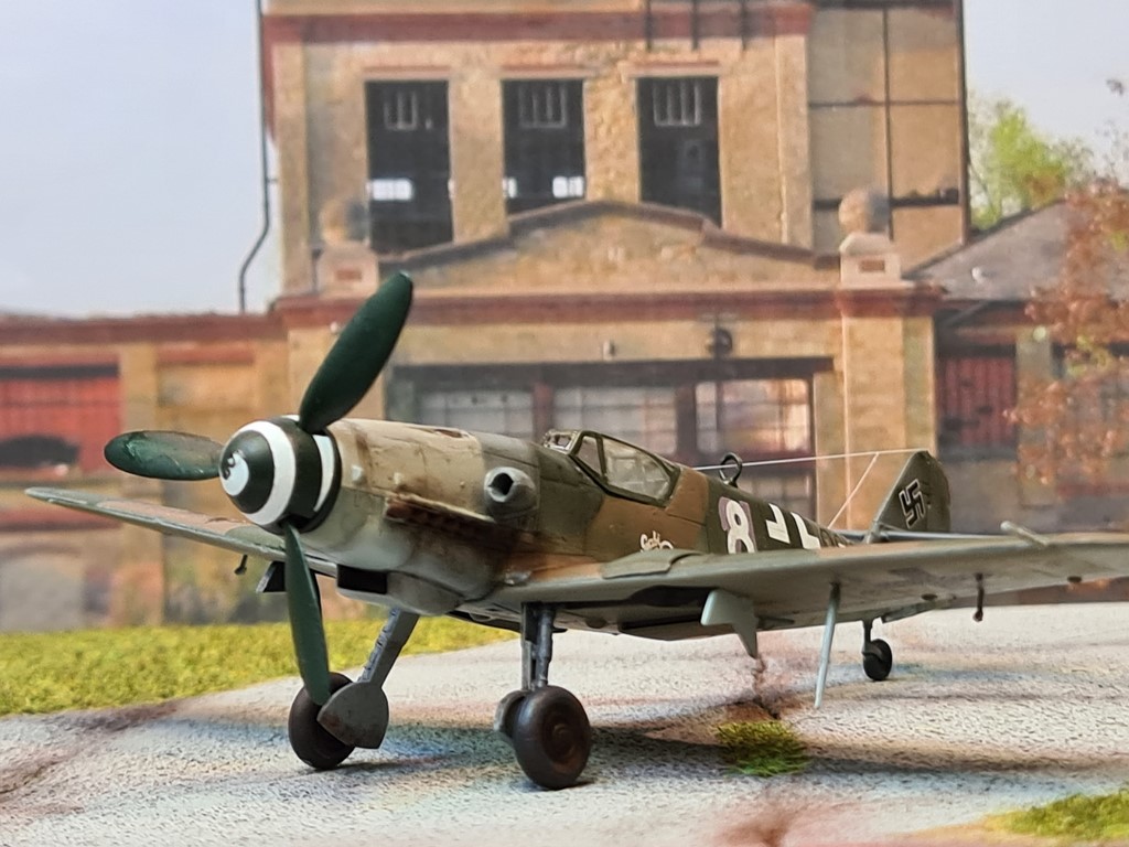 MESSERSCHMITT BF 109 K.4 9/JG3 AZ model 1/72 015_co10