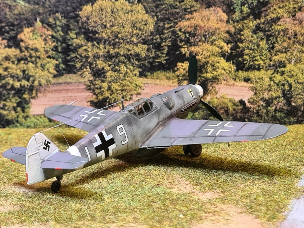 MESSERSCHMITT BF.109 G.6  JG27. Emil CLADE.  Maleme  Mer Égée. decembre 1942. kit az model 1/72 02_cop13