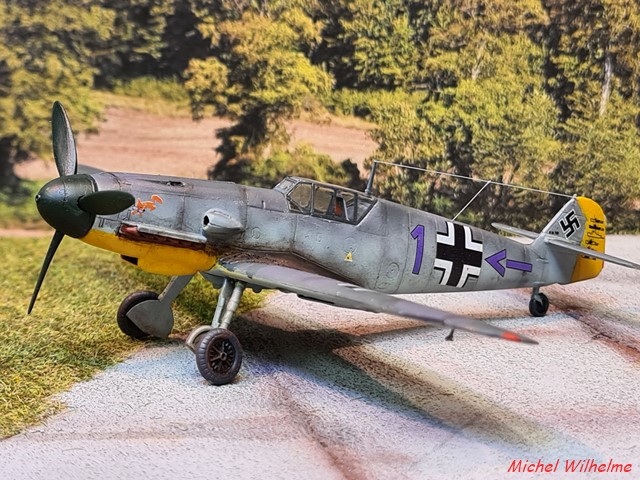 MESSERSCHMITT BF 109 F-4/B (jabo) JG 2.Frank LIESENDAHL. KIT 1:72 . azmodel 02_cop22