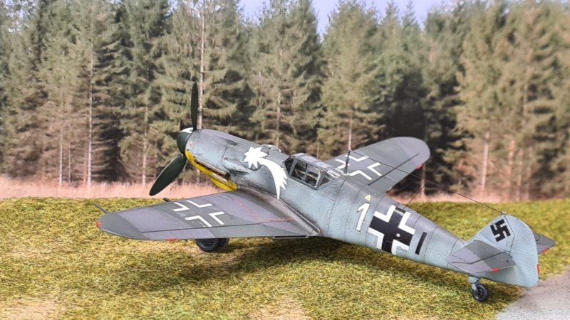 [AZ Model] 1/72 - MESSERSCHMITT Bf 109 G-6/r6 JG 3  (bf109) 04_12