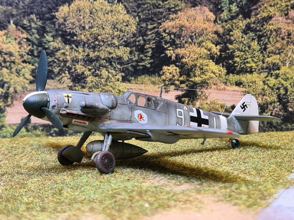 MESSERSCHMITT BF.109 G.6  JG27. Emil CLADE.  Maleme  Mer Égée. decembre 1942. kit az model 1/72 05_cop18