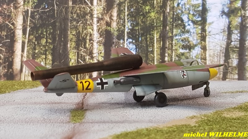 [AZ Model] HEINKEL He 162 B.5   1/72 05_cop46