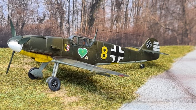 [Eduard] MESSERSCHMITT Bf 109F-4  W Nowotny 1/72 06_cop46