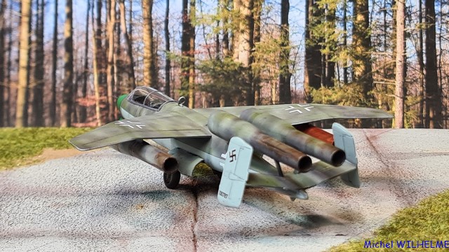 1/72 HEINKEL  HE 162 D-10 kit az model 06_cop49