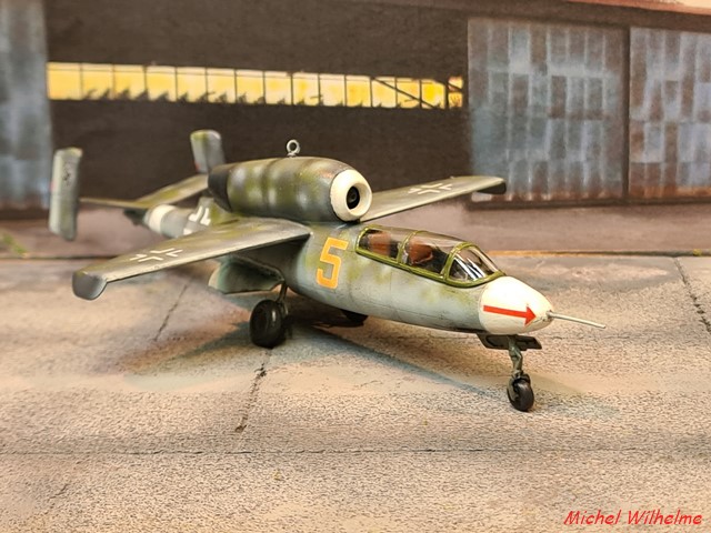 [AZ Model] HEINKEL He 162 S-2  1/72 08_cop40