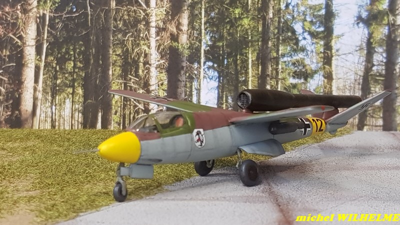 [AZ Model] HEINKEL He 162 B.5   1/72 09_cop44