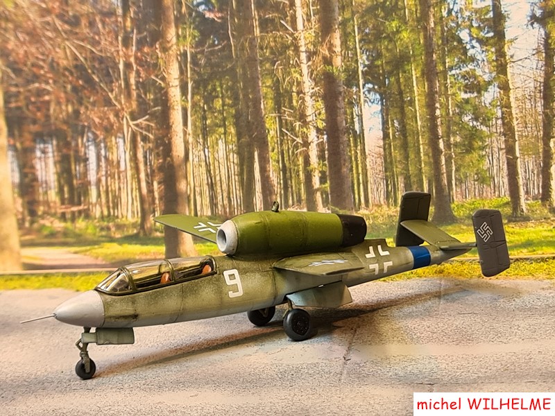 1/72 HEINKEL .HE 162 D.9 biplace kit AZ model 14b_co11