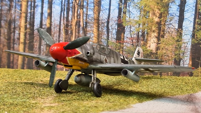 [AZ Model] MESSERSCHMITT Bf 109G-6/R2 Hermann GRAF Wiesbaden .Allemagne 1943 - 1/72 2011