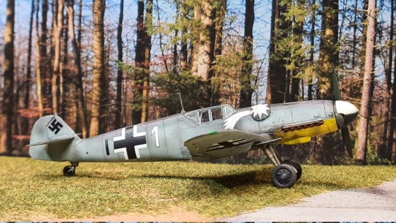 1/72 MESSERSCHMITT BF 109 F.6/R6kit AZmodel 20231228