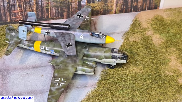 [AZ Model et Hobby 2000] 1/72 - MISTEL  Heinkel He162 / Arado Ar 234  20240471