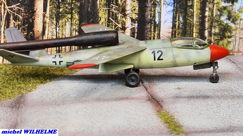 1/72 - HEINKEL HE162 B2  - AZMODEL - MONTAGE TERMINE 20240998