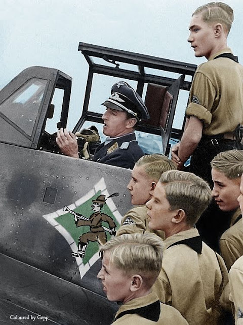 [AZ Model] MESSERSCHMITT Bf 109G-6/R2 Hermann GRAF Wiesbaden .Allemagne 1943 - 1/72 Herman11