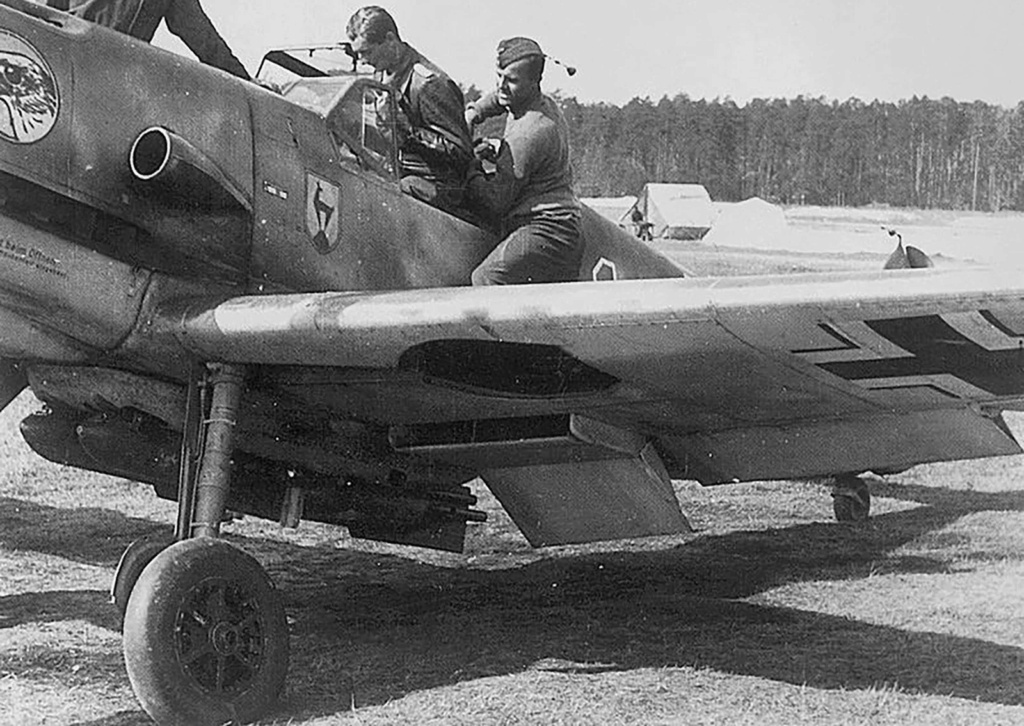 1/72 MESSERSCHMITT BF 109 F.2/B kit az model  Messer35