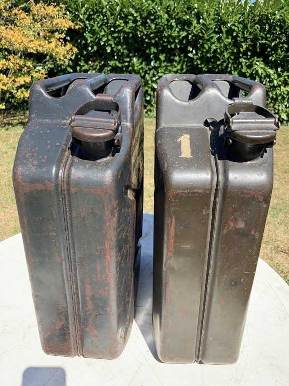 Les jerrycans allemands de 1937 à 1945 Img_3312