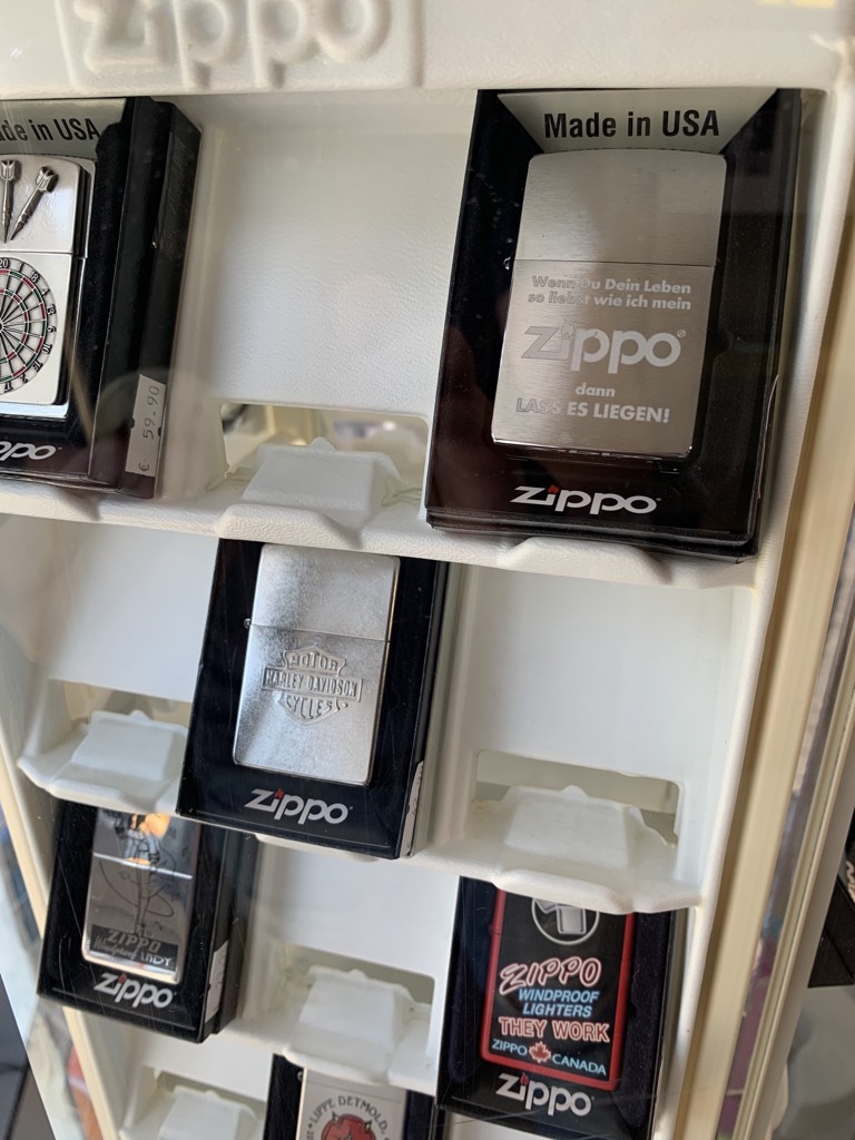 Zippo - Recherche Vitrine Zippo  Tzolzo10