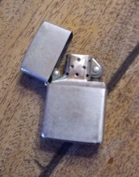 Mes 2 première  acquisition Zippo_10