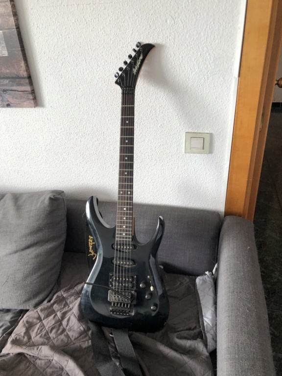 Help me identify Mystery guitar from friend Img-7411