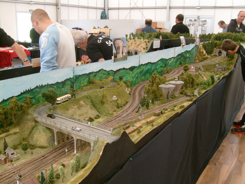 AMNEVILLE Compte rendu de la 3ème expo en 2017 ... S7308736