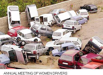 parking d'un meeting féminin. Voitur11