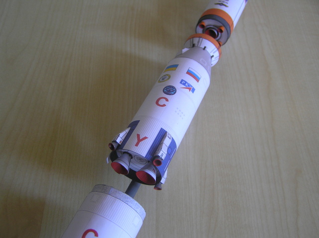 Lanceurs spatiaux: 16 : Delta IV 5M-4, 1/100, papier. P8040014
