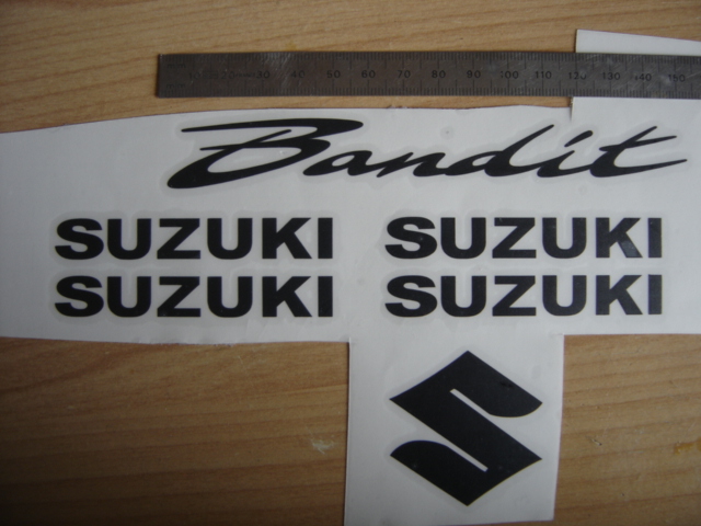 donne stikers suzuki et bandit Dsc01936