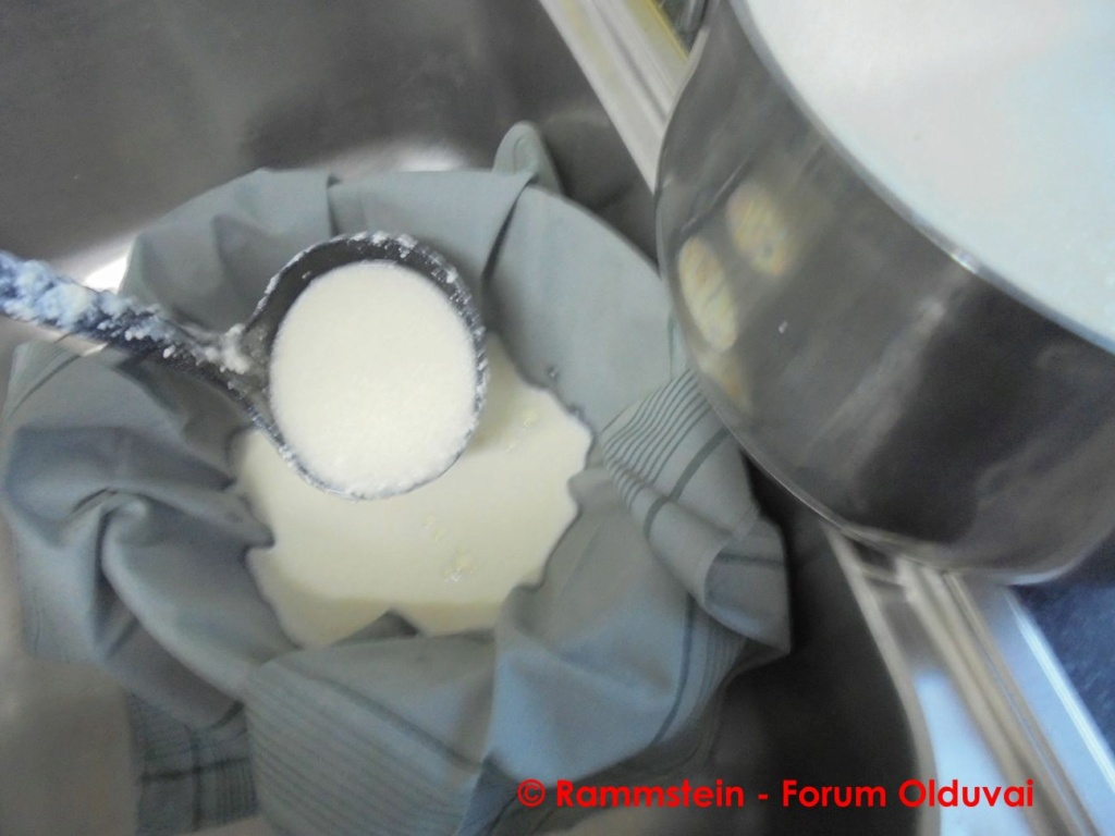 [Bidouille] Fabrication de bioplastique 100% organique (et de fromage) à base de caséine Dsc05014
