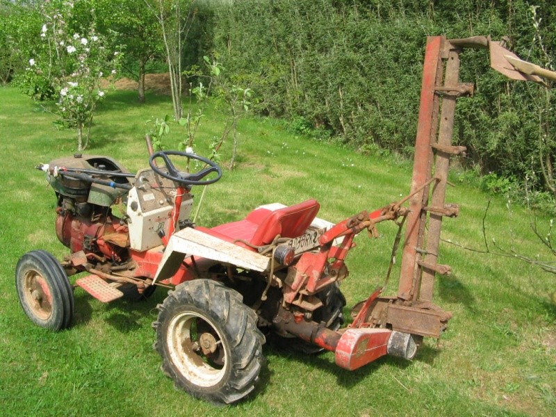 micro tracteur 1032 avec barre de coupe Attela14