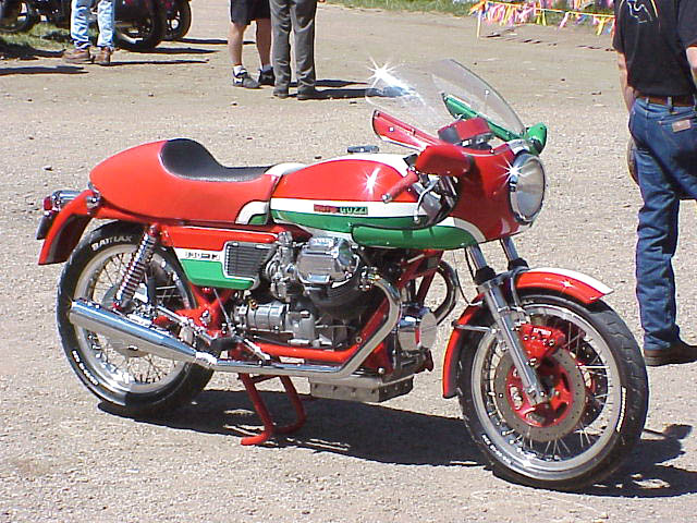 Autour d'un Café Racer 850-t310