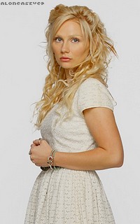 Clare Bowen 3510