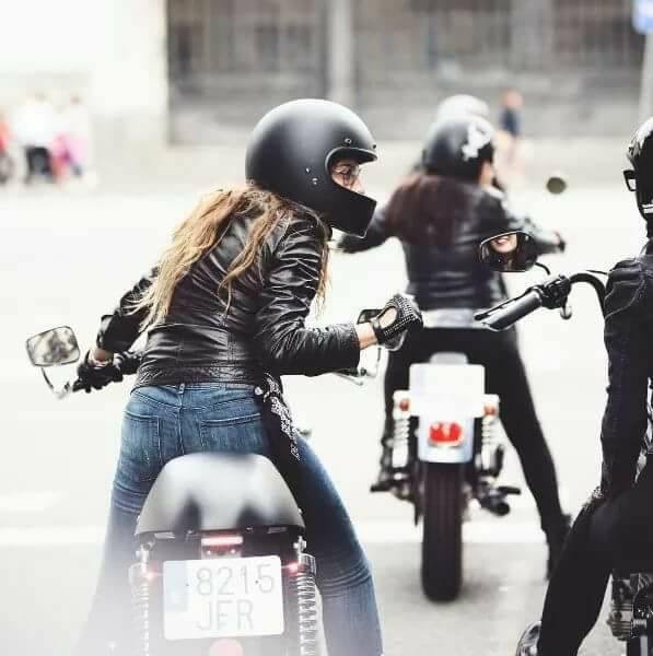 Babes & Bikes - Page 22 19366210