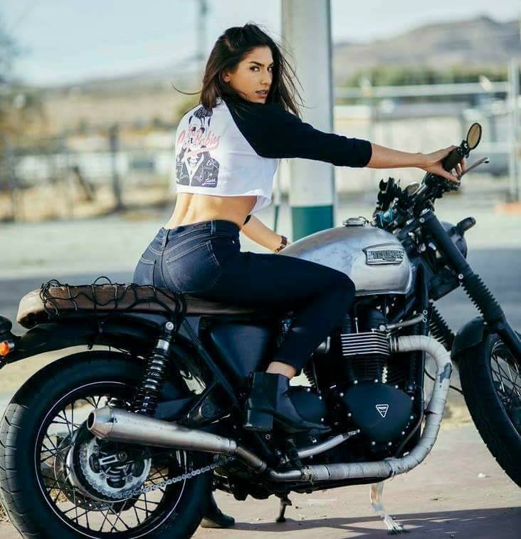 Babes & Bikes - Page 22 19424410