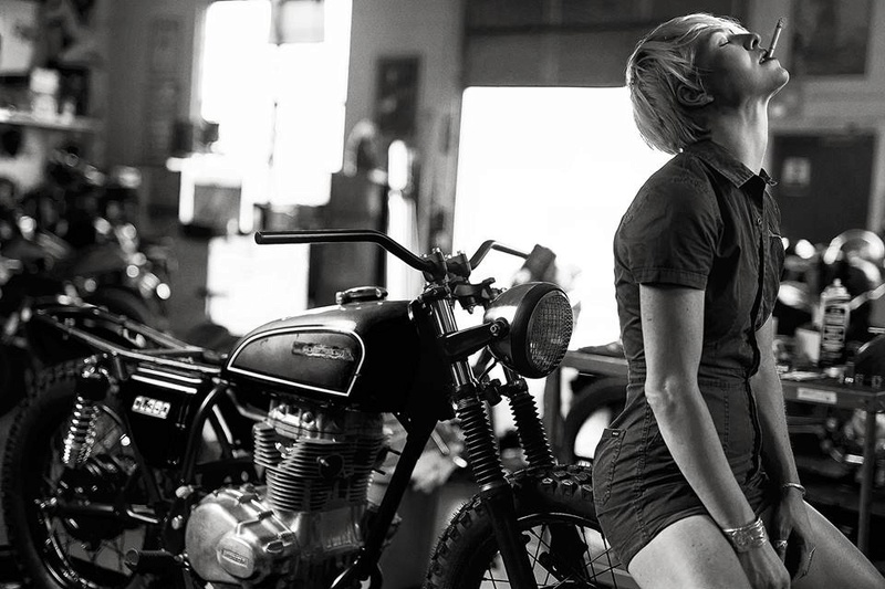 Babes & Bikes - Page 25 21078310