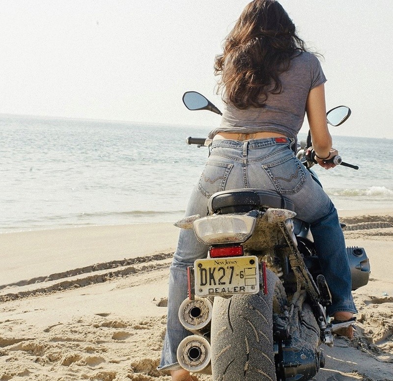 Babes & Bikes - Page 25 21078311
