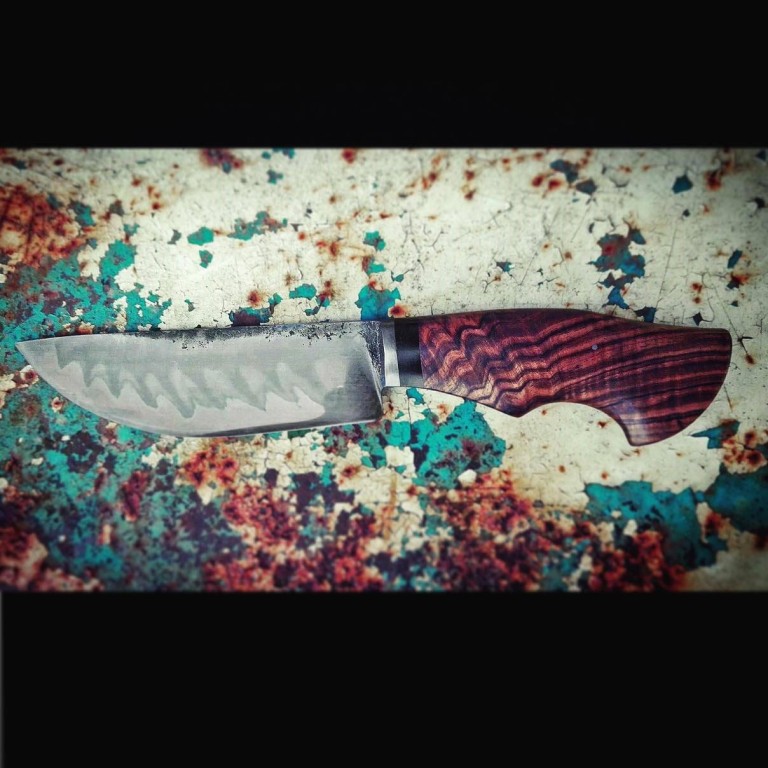 Ces beaux couteaux vus sur la toile Cb08c110