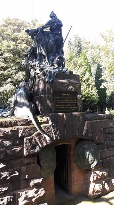Monument aux soldats britanniques morts à Waterloo 00-mon16