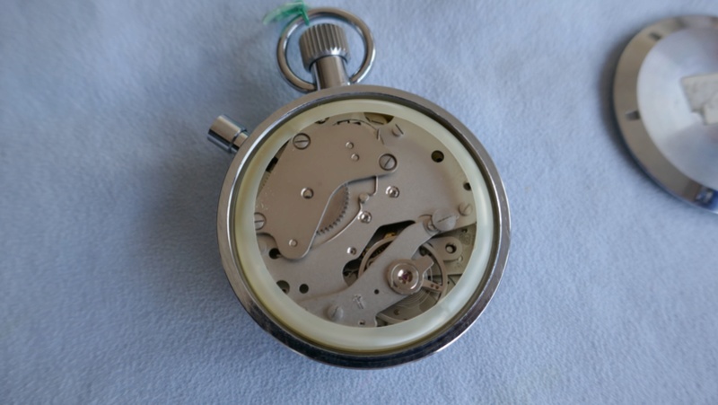 longines - Demande votre expertise sur un vieux chrono Longines P1010413
