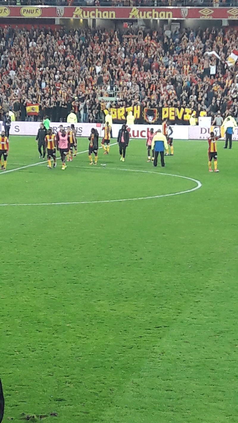 Lens 2017/2018 - Page 2 Clap_d10