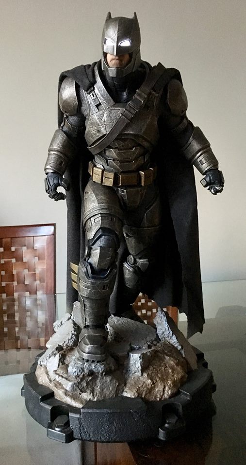 ARMORED BATMAN PREMIUM FORMAT - Page 2 19511313