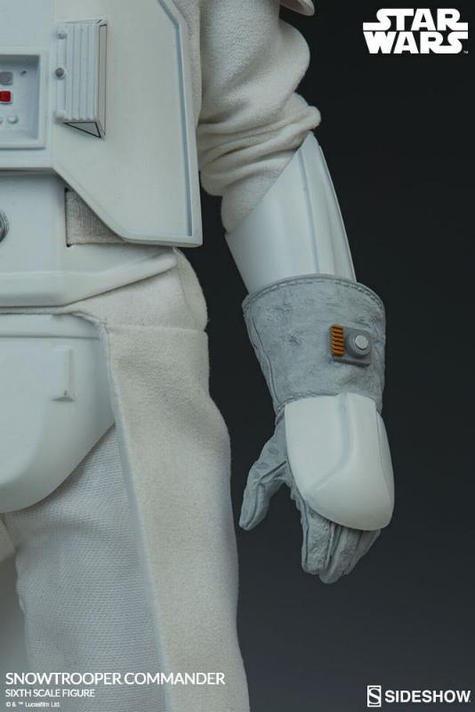 Sideshow - Snowtrooper Commander Sixth Scale Figure 0931