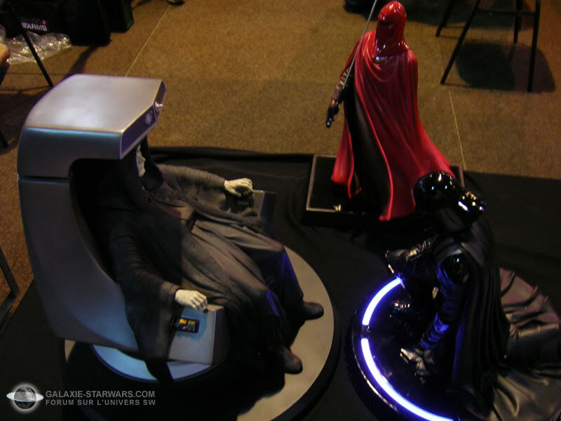 Gentle Giant - Darth Vader ESB Statue - Page 9 100_3610